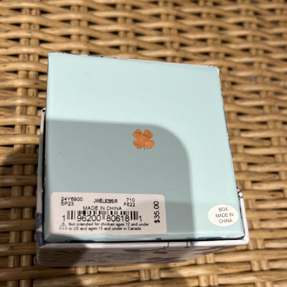 Last Chance! 🚨Lucky Brand Earrings with Gift Box 🎁 - Picture 4 of 4